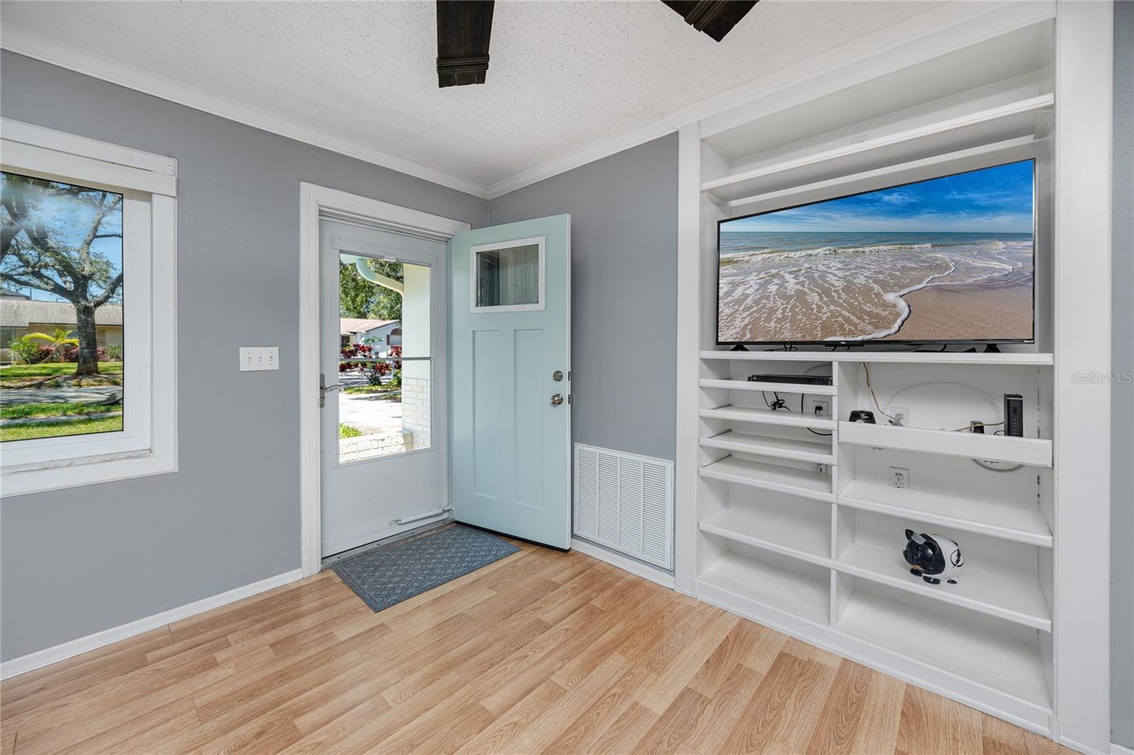 Living Room -1573 Cumberland Ln, Clearwater, FL 33755
