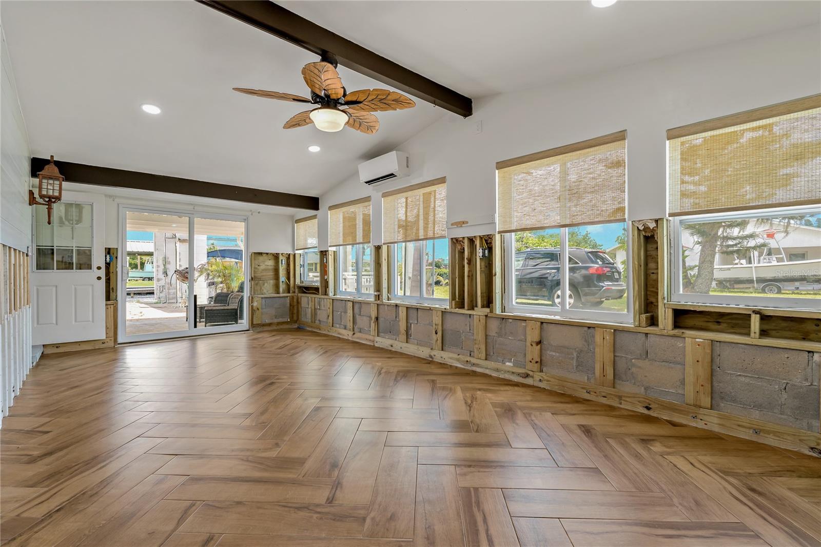 Florida Room - Sliding door opens to covered patio and backyard
