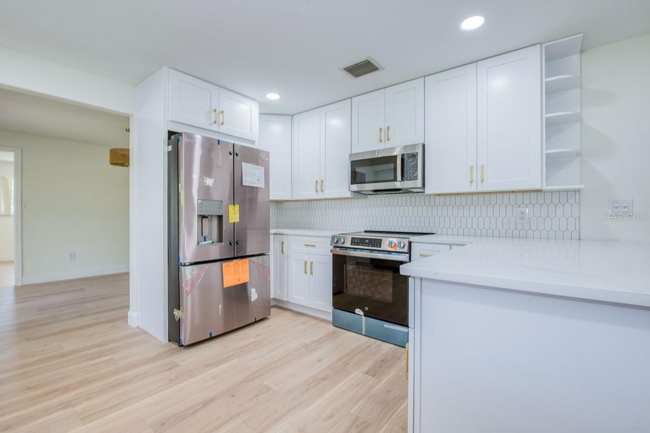 Kitchen - All New Appliances