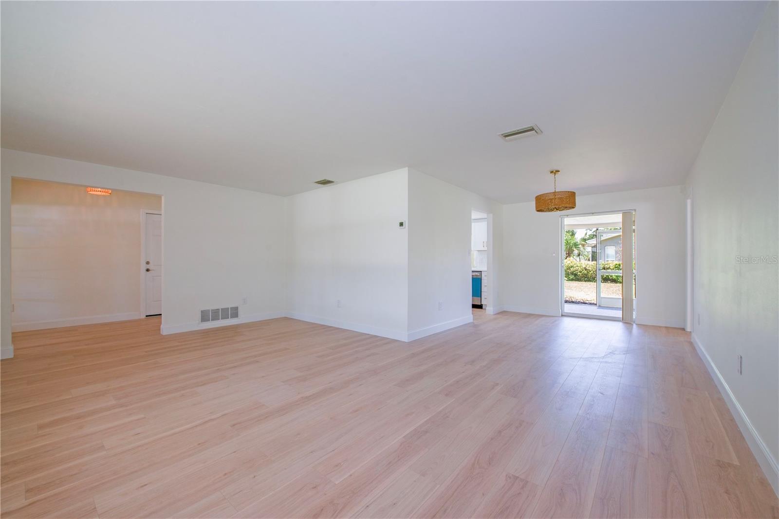 Living Room/Dining Room