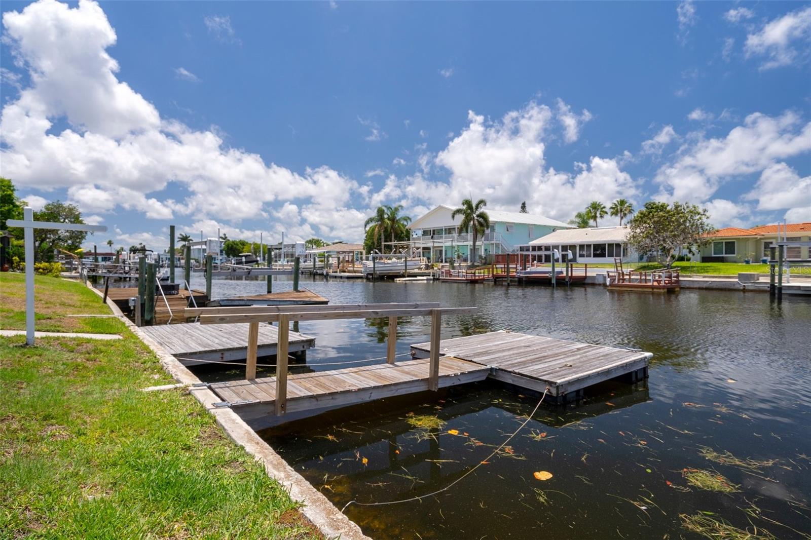 2 docks