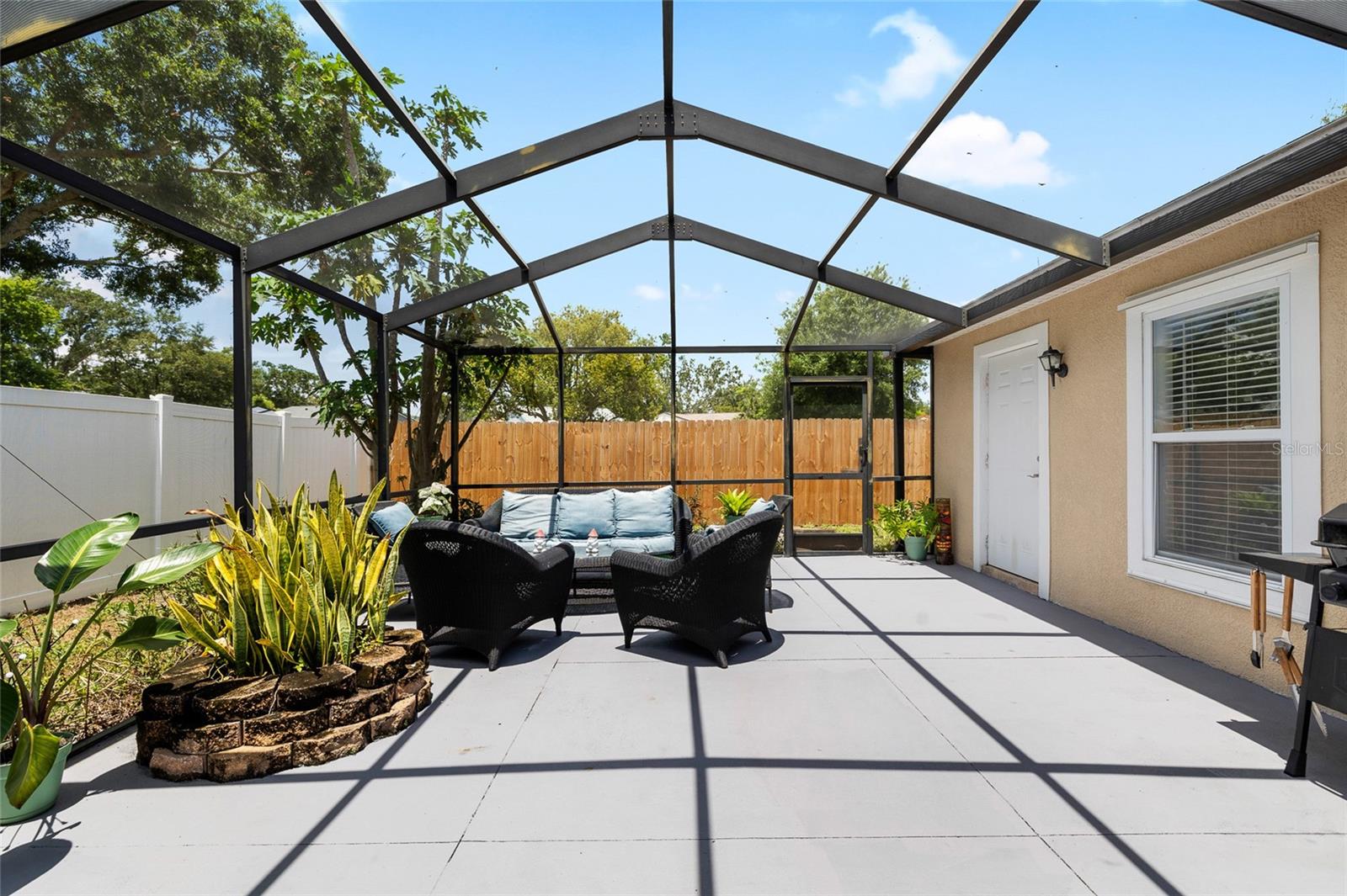 So much space to entertain!