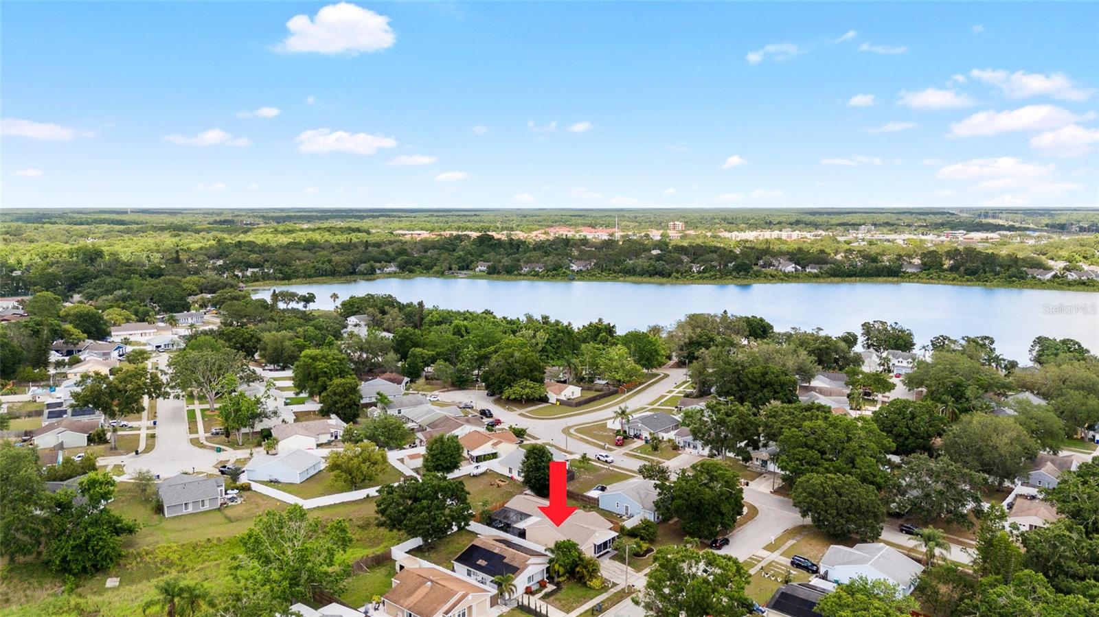 Quiet and friendly lakeside neighborhood but still convenient to shopping, dining and entertainment just up the road