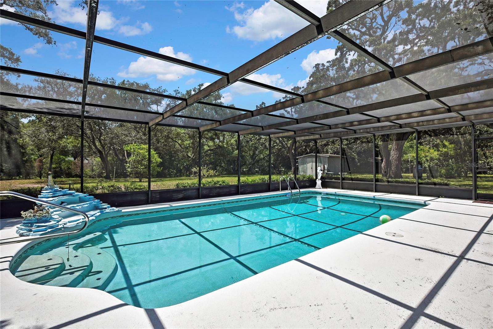 screened pool