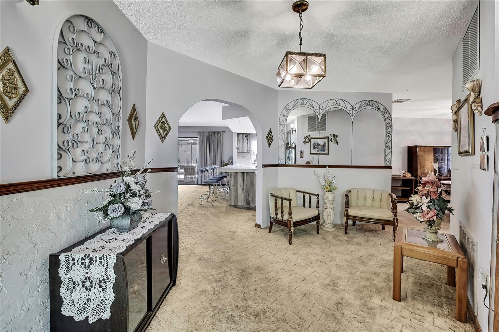 Interior entry way