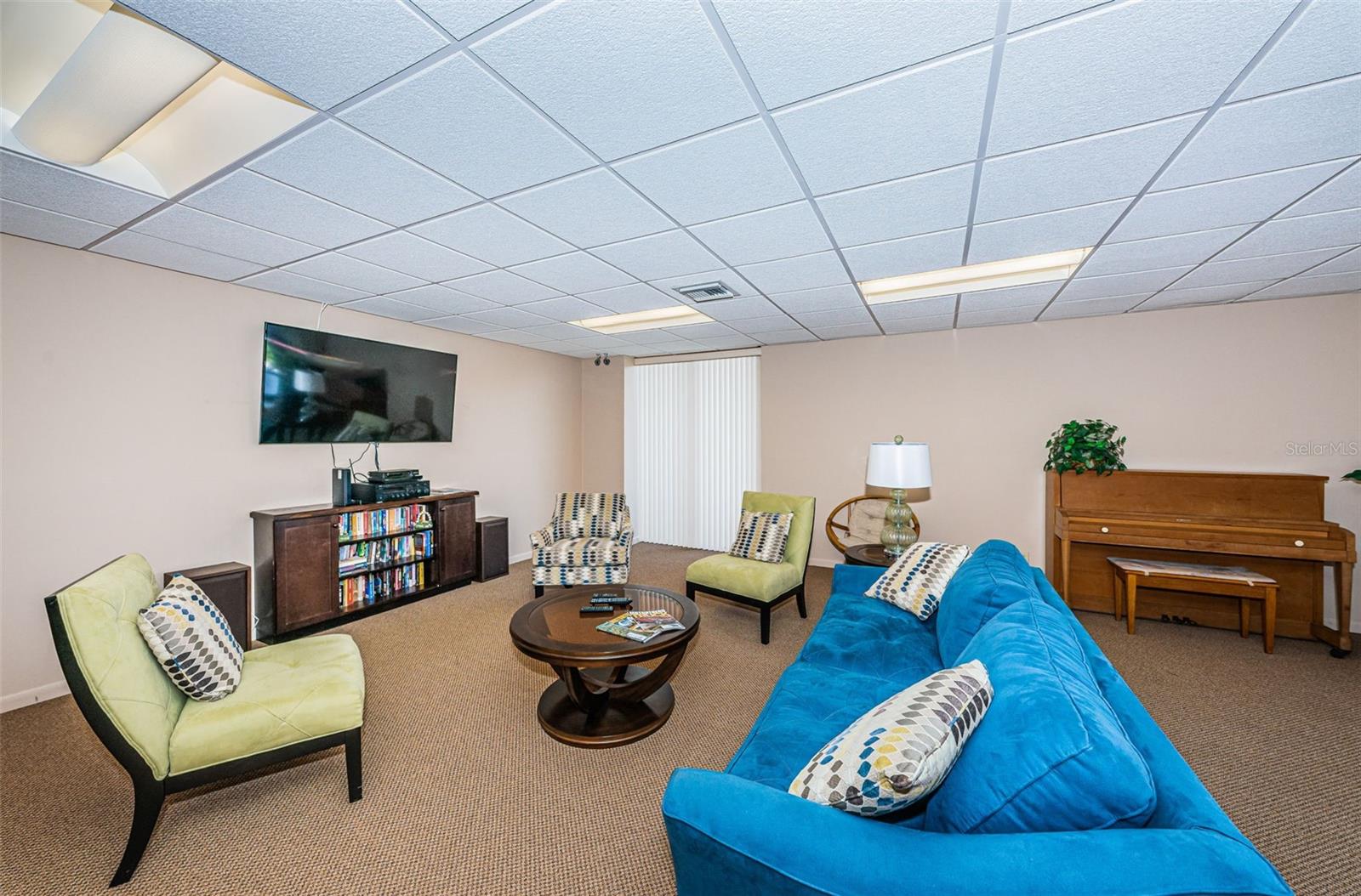 Community room for games and meeting freinds and neighbors