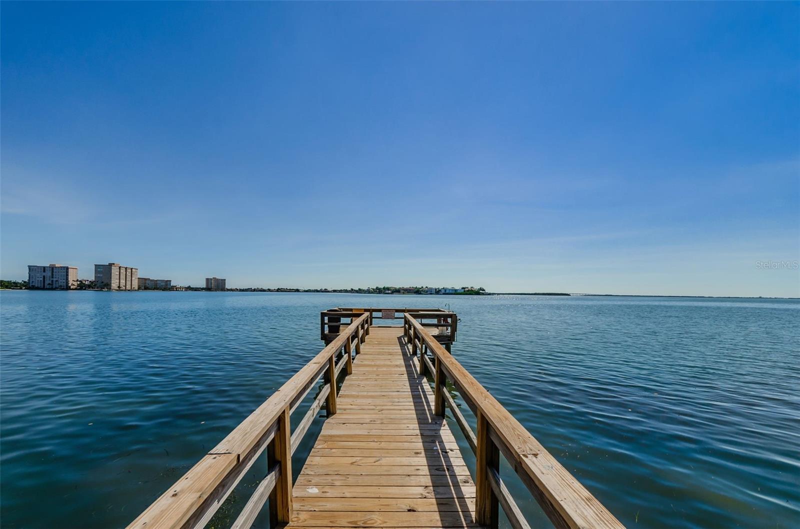 Fishing piers or luanch a paddle board