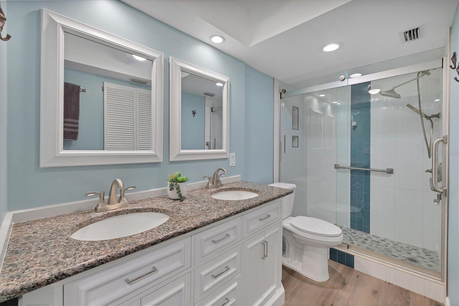 Primary En-suite bath w dual vanity and walk-in shower