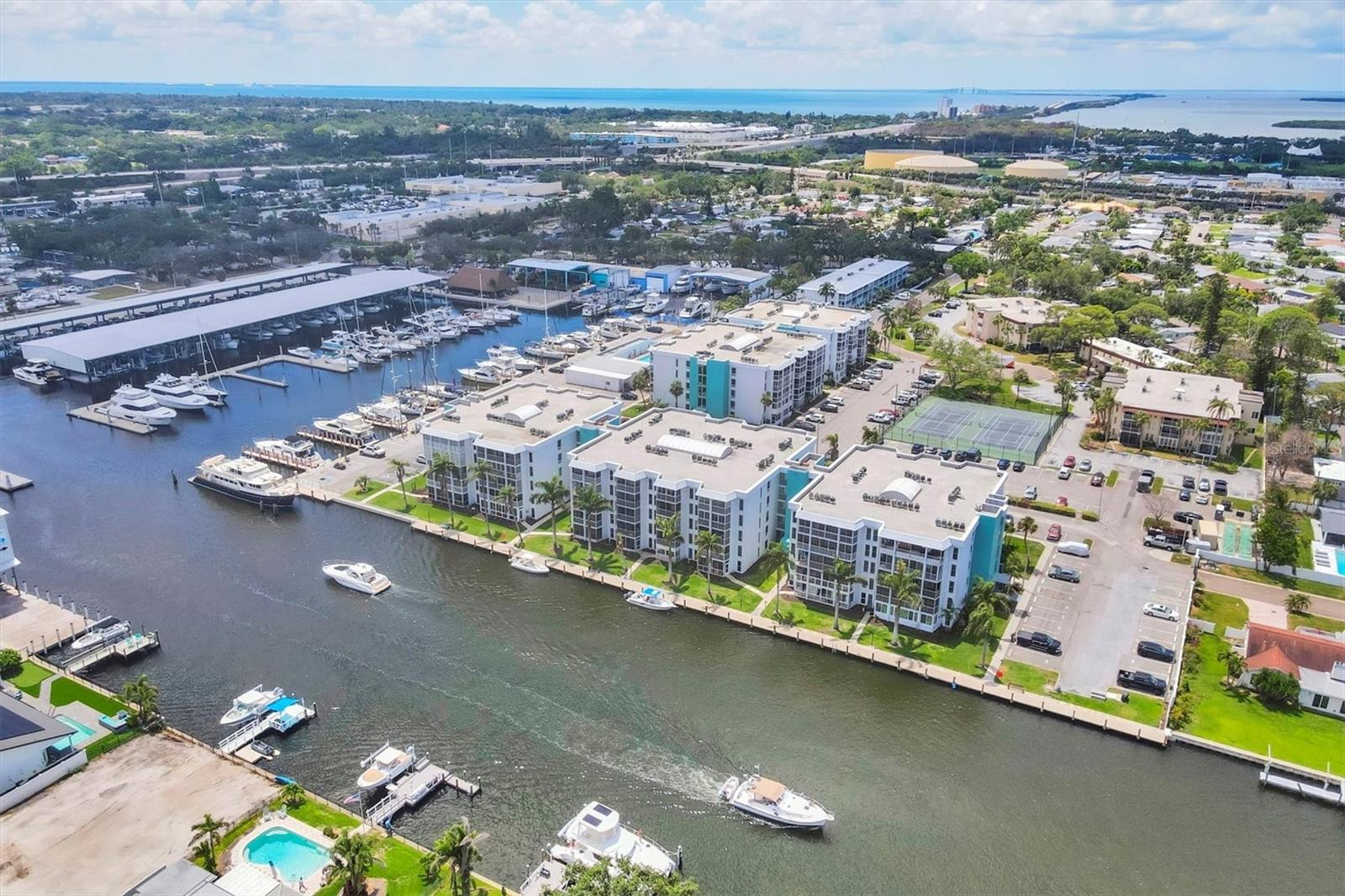 Easy access to I-275 and the Skyway Bridge