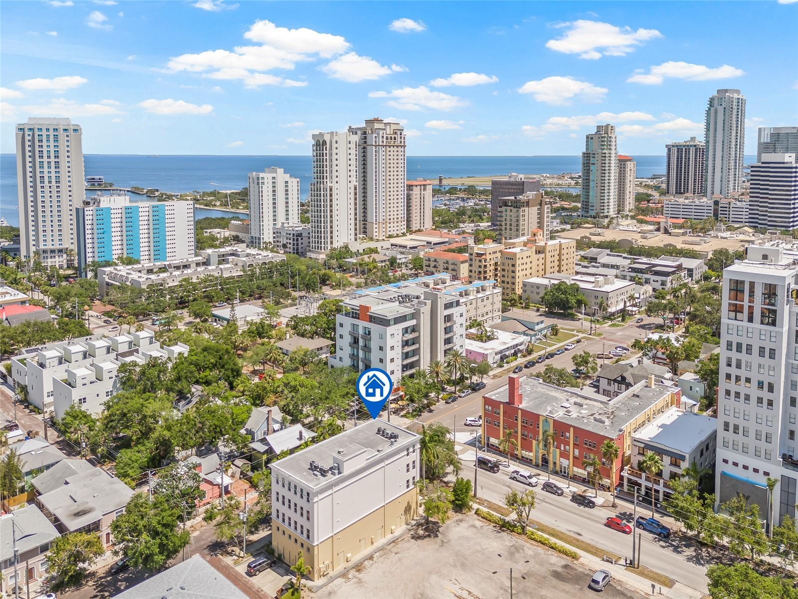 Truly in the heart of it all! Located in the Old Northeast with downtown St. Pete at your doorstep.