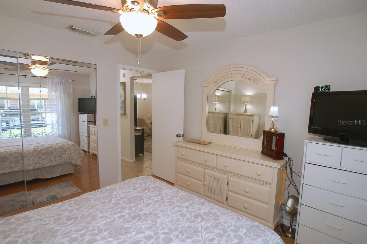 Bedroom Entry / Closet