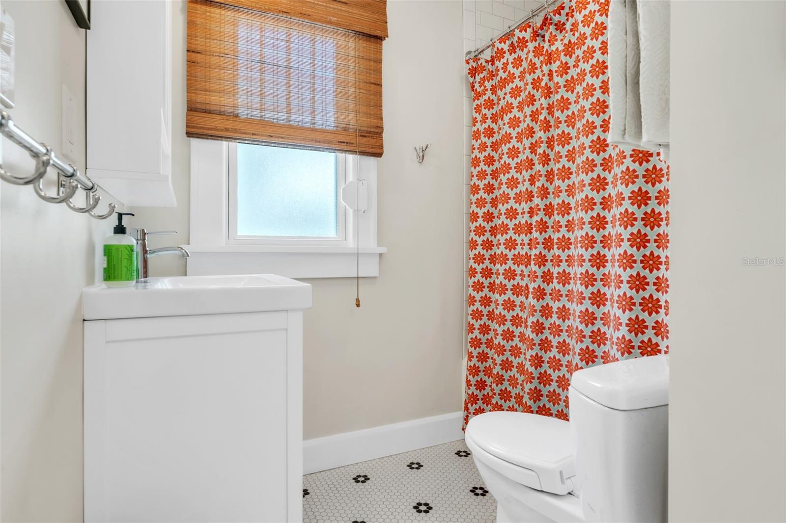 Full bathroom on 1st floor - ensuite to Guest Bedroom 3