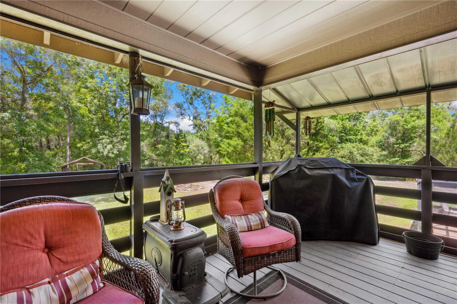 screen enclosed porch