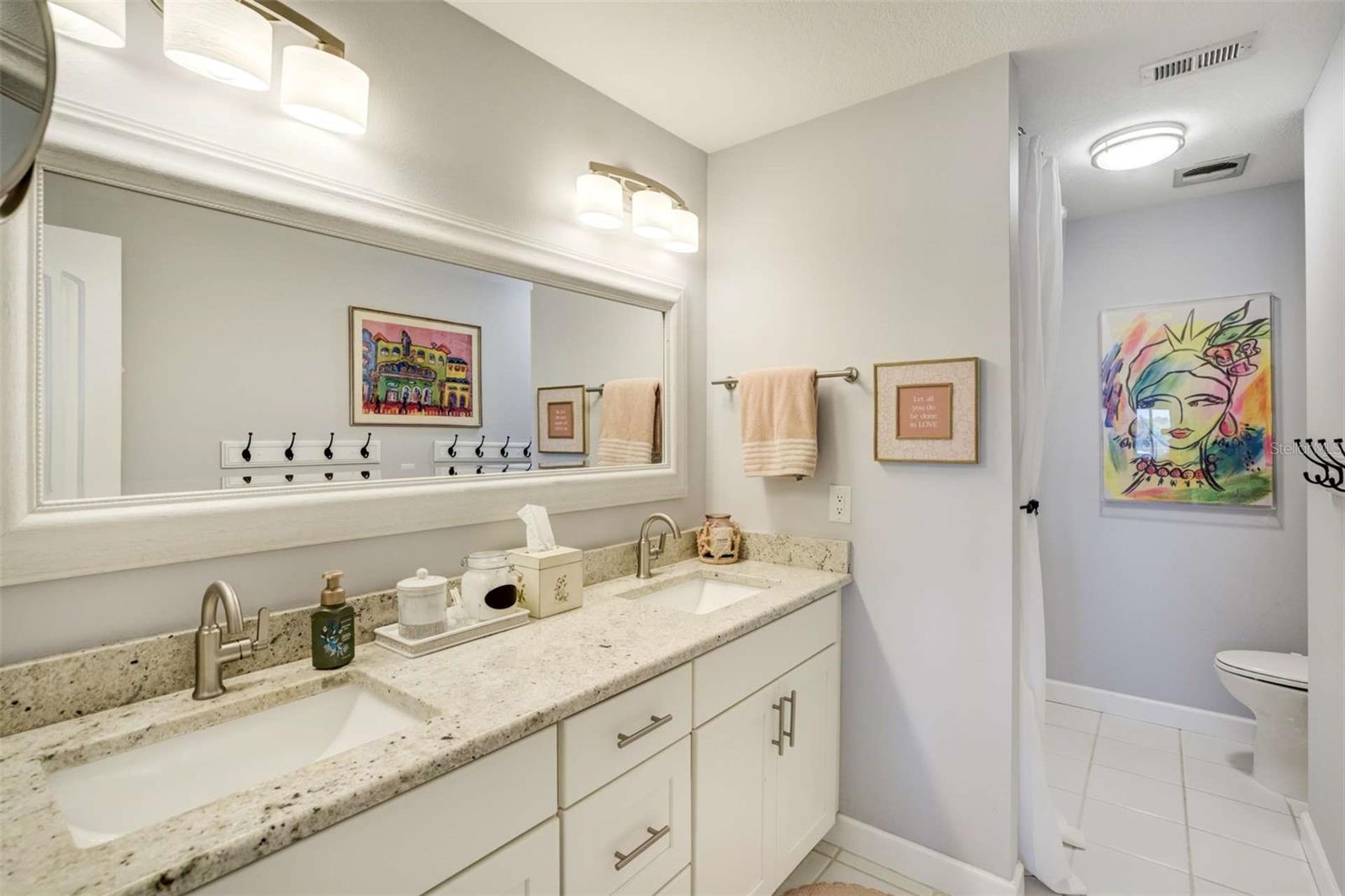 Primary En-suite bathroom
