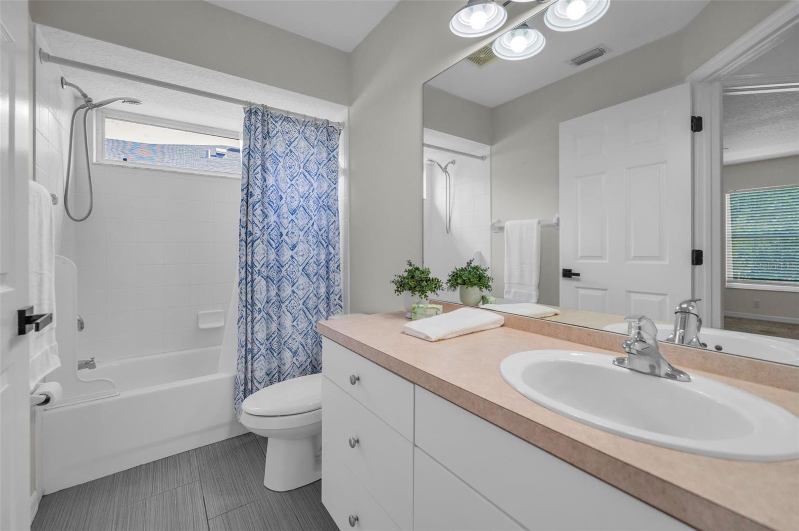 Upstairs Bath #2