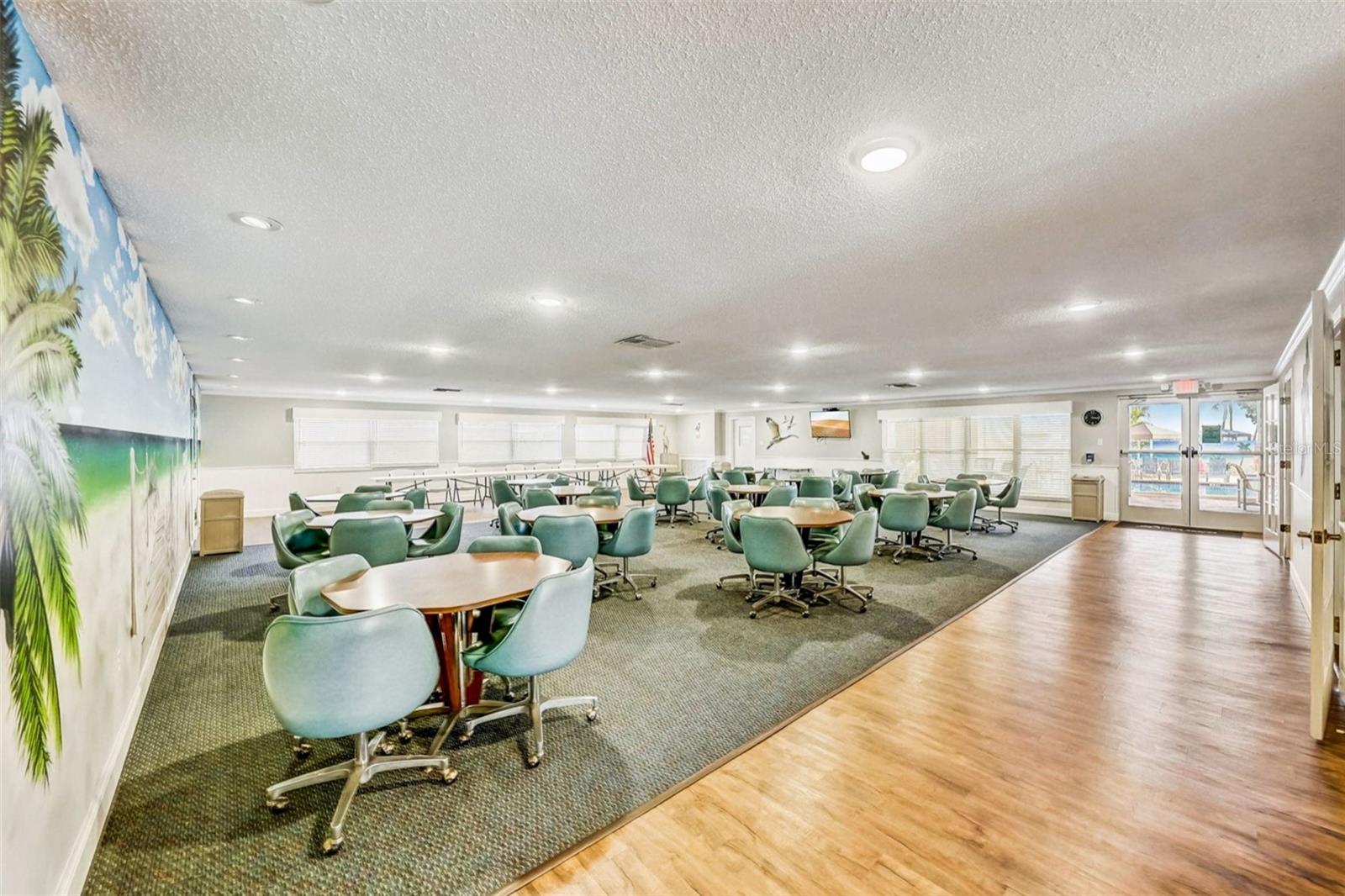 TB8386511