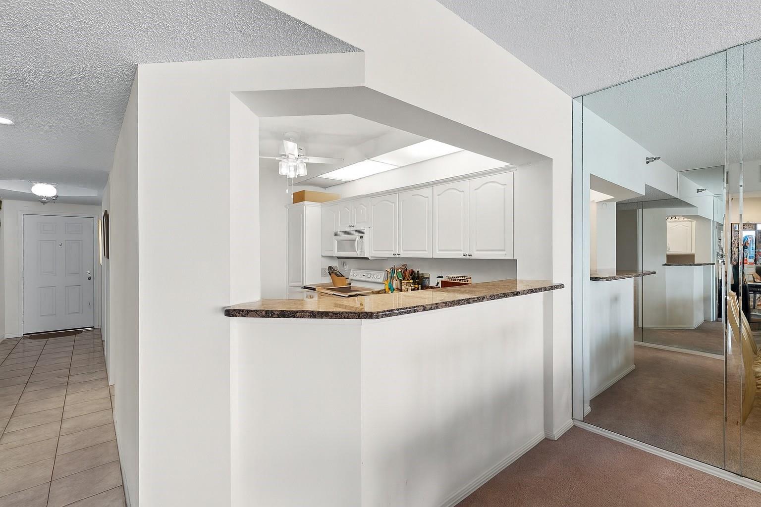 Dining Kitchen VS