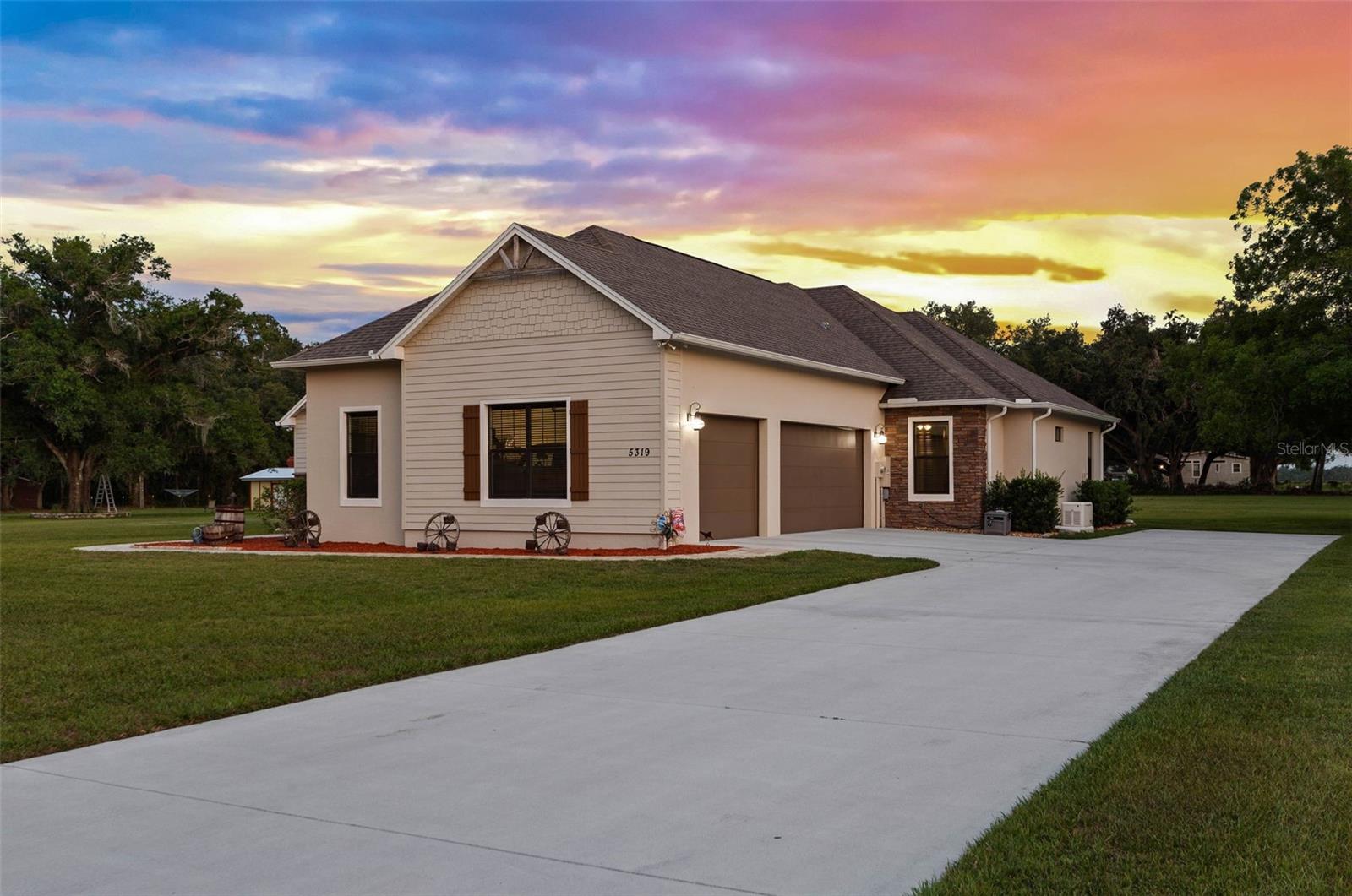Front Entrance side attached garage