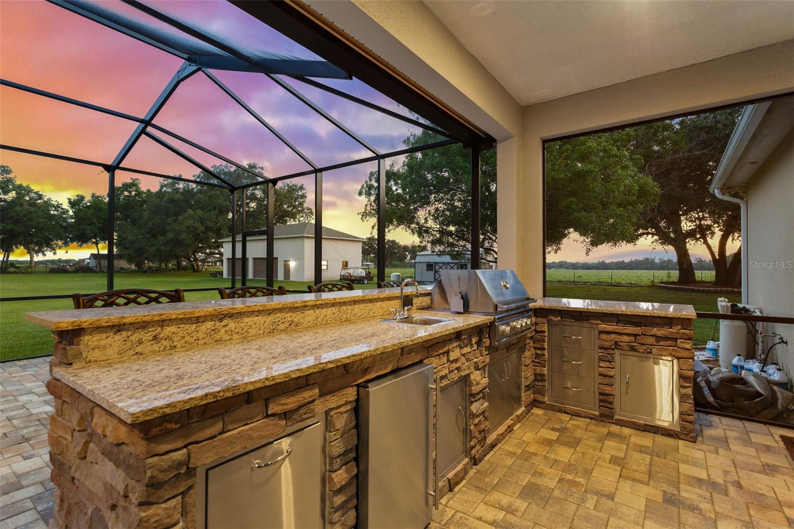 Outdoor Kitchen
