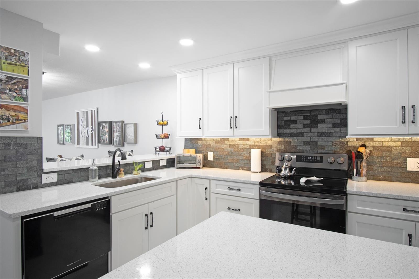 Gorgeous remodeled Kitchen