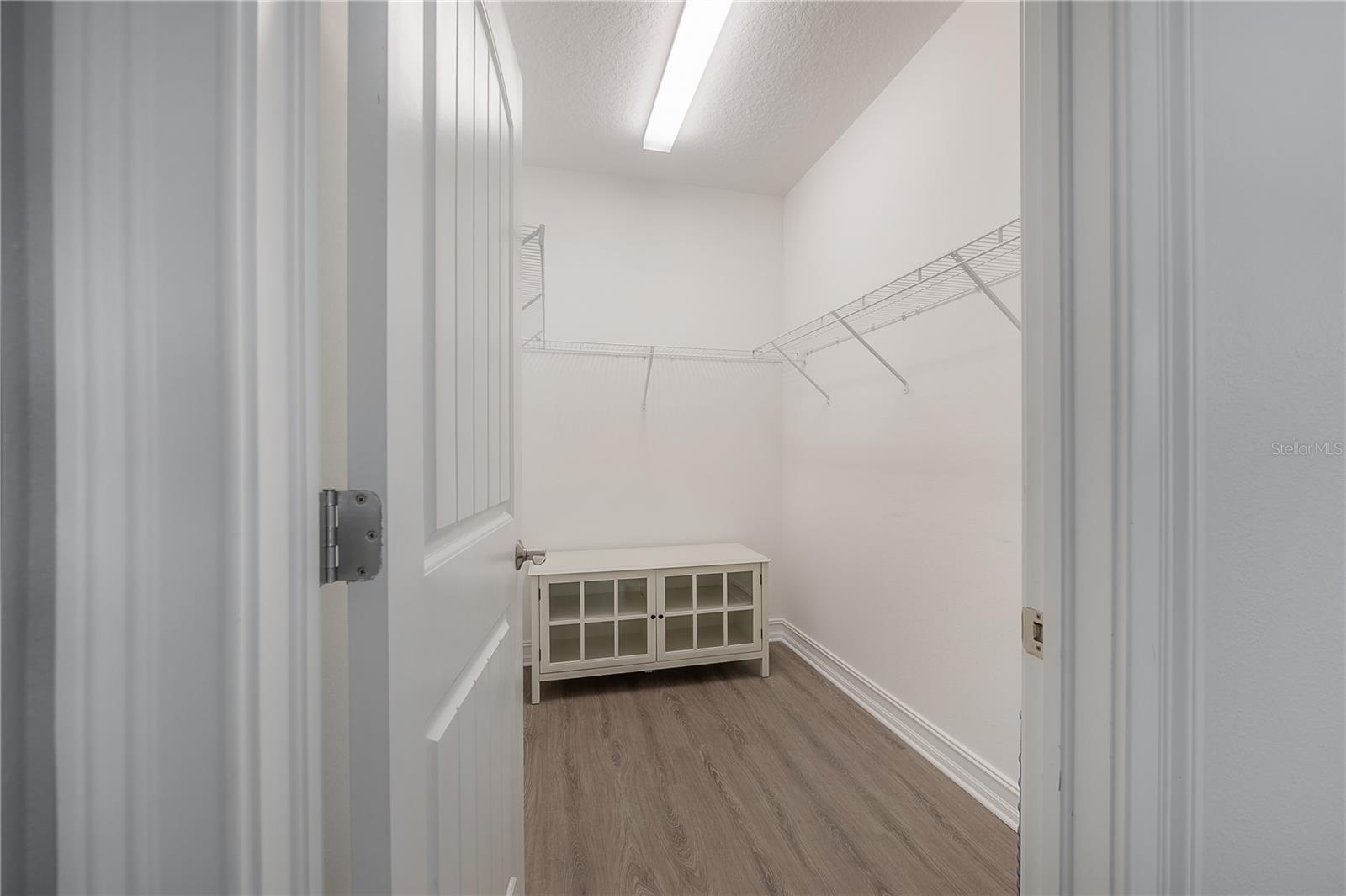 Walk-in Closet