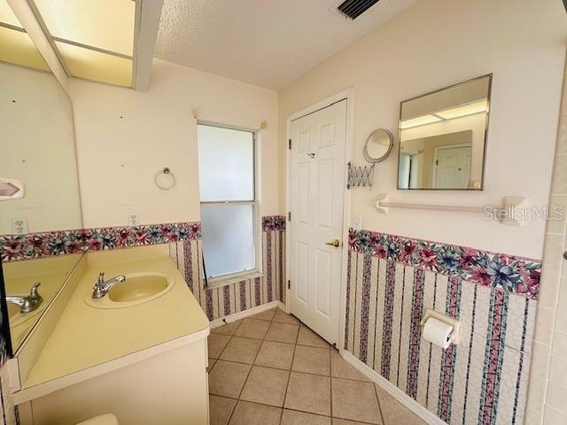 Bathroom 2!