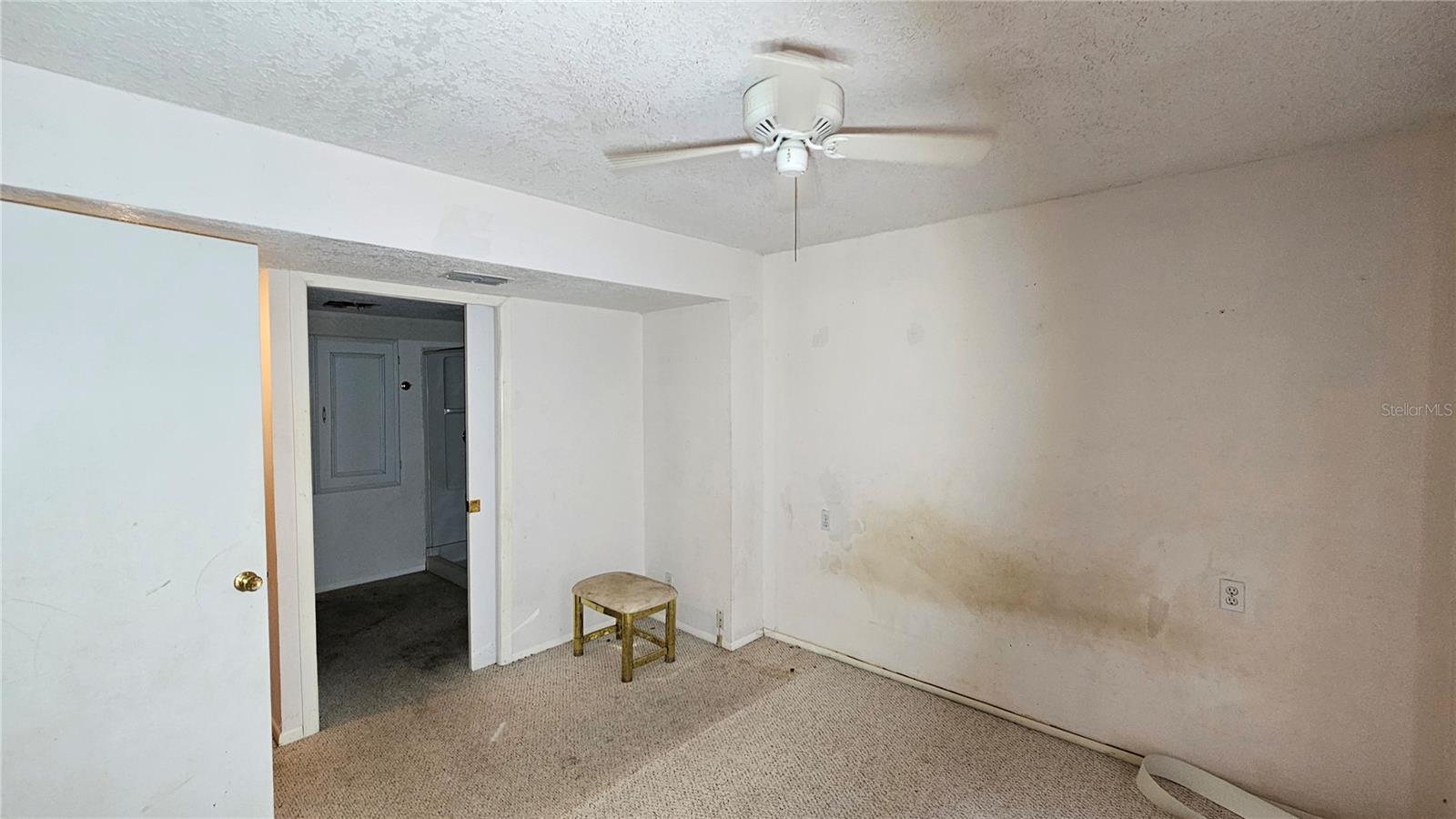 In law suite walk in closet is big enough to be 2nd bedroom