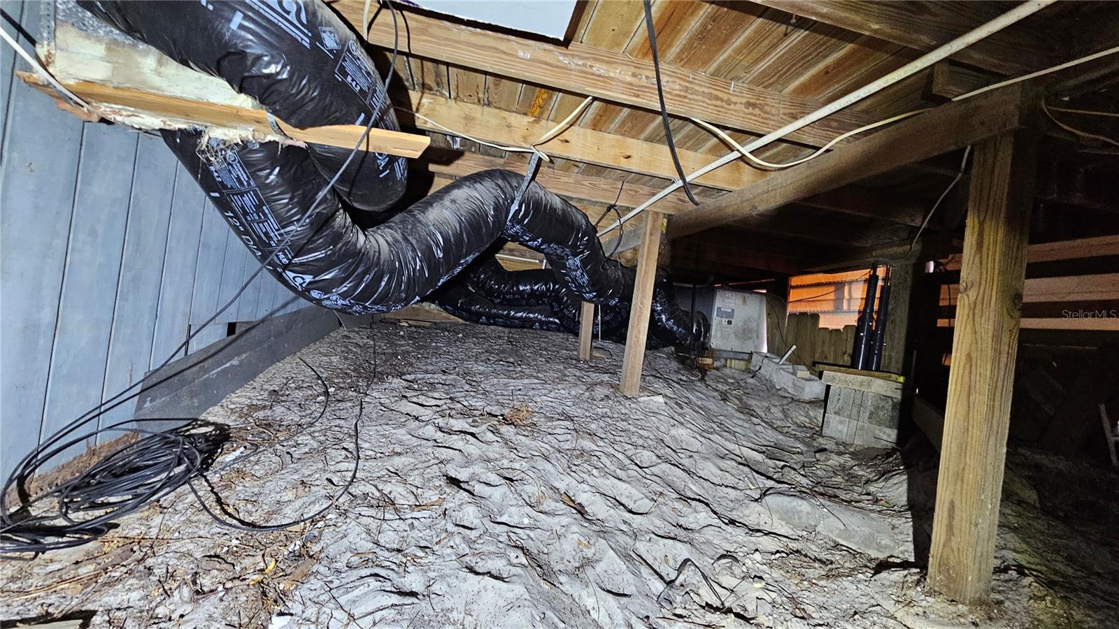 crawlspace