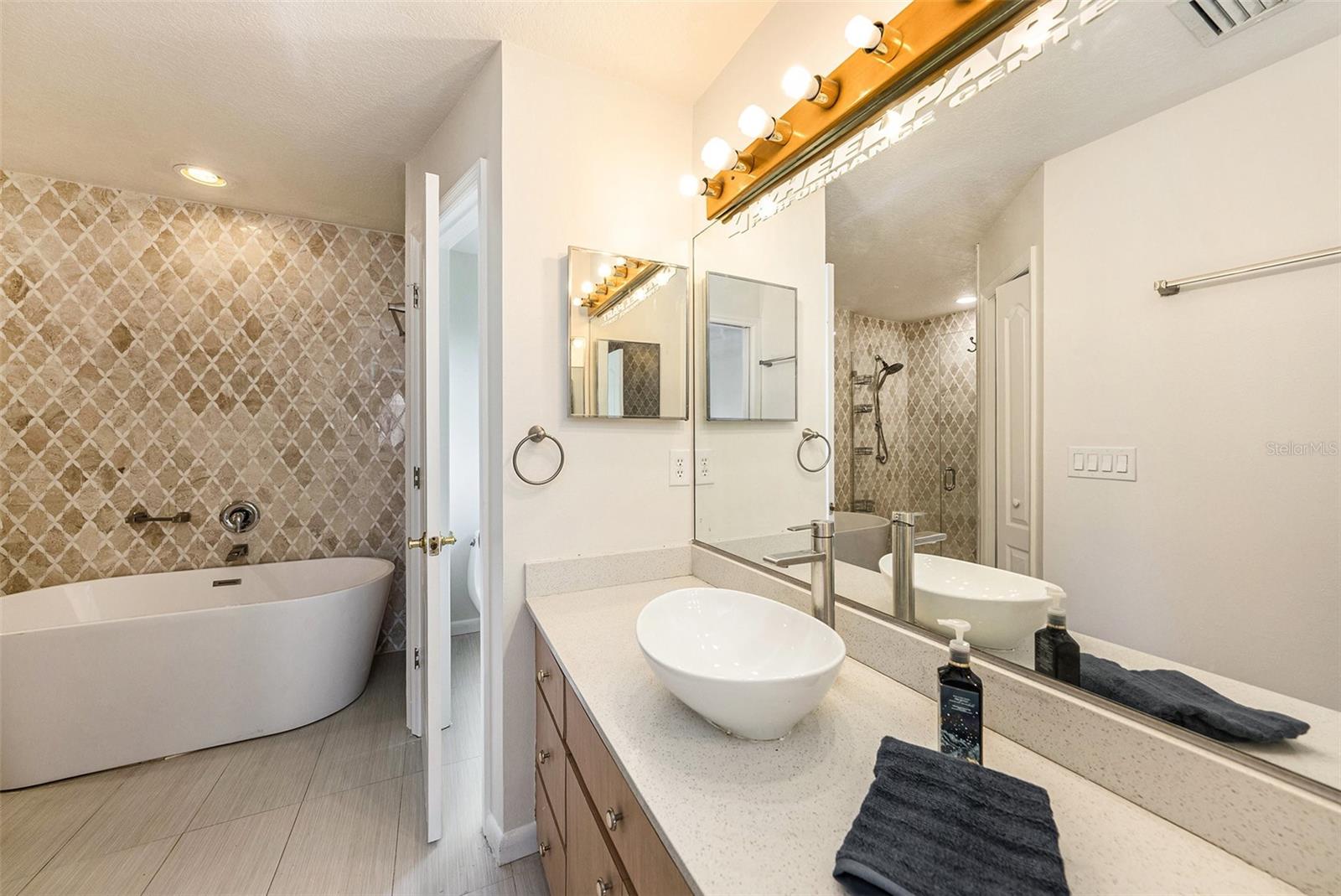 Single sink vanity