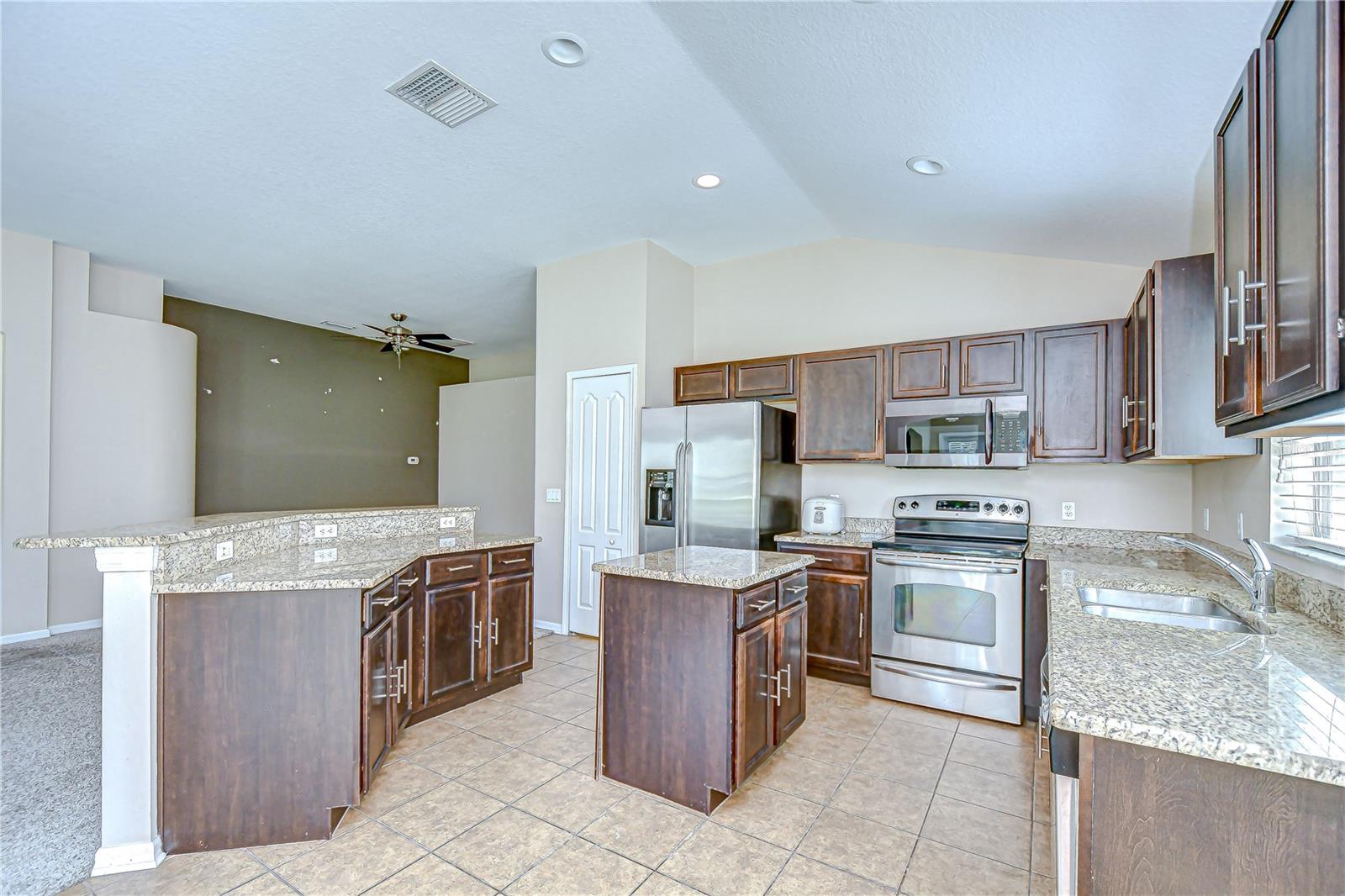 There is also a breakfast bar for quick meals!