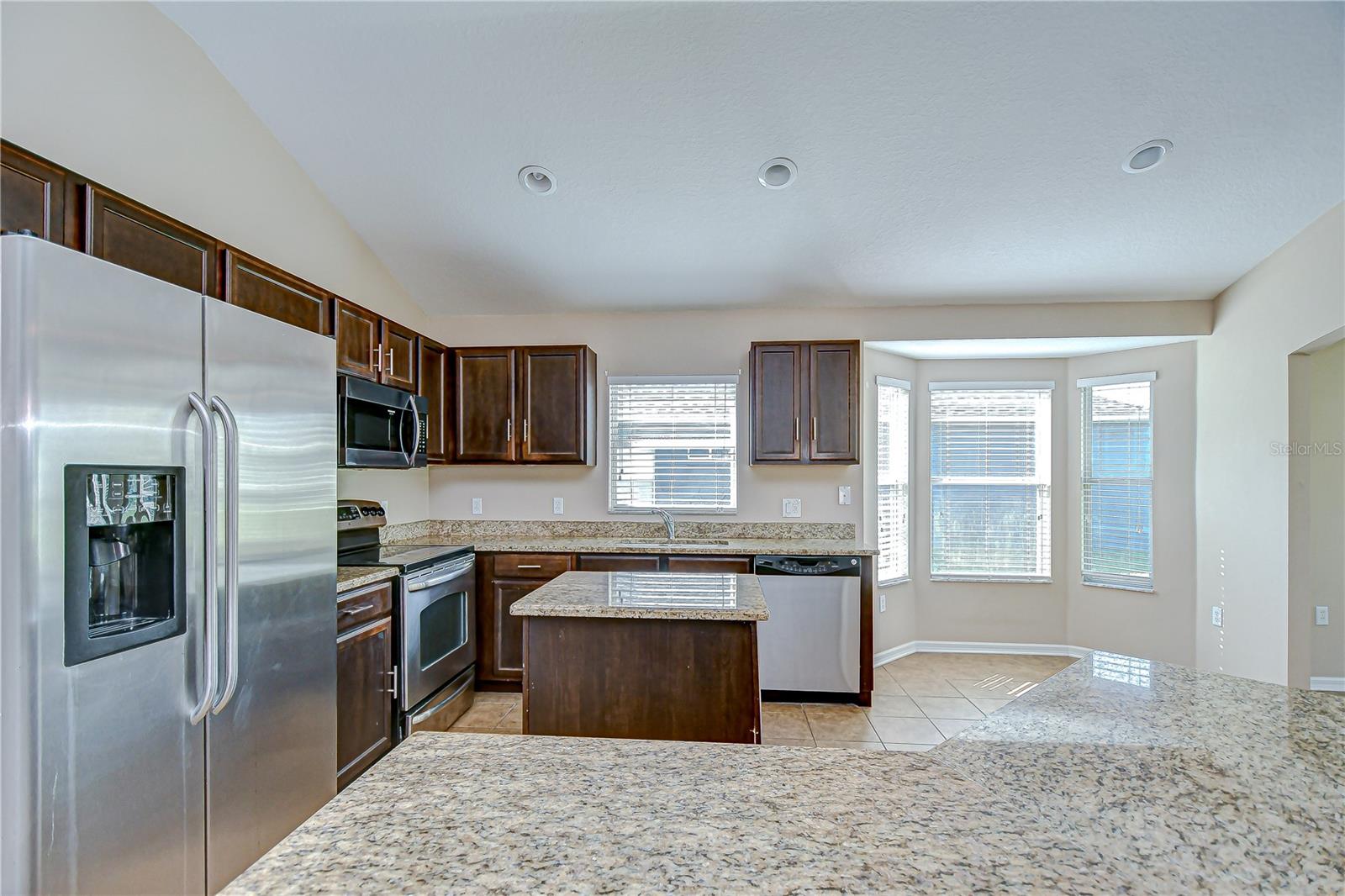 There is plenty of space to prepare meals as a family!