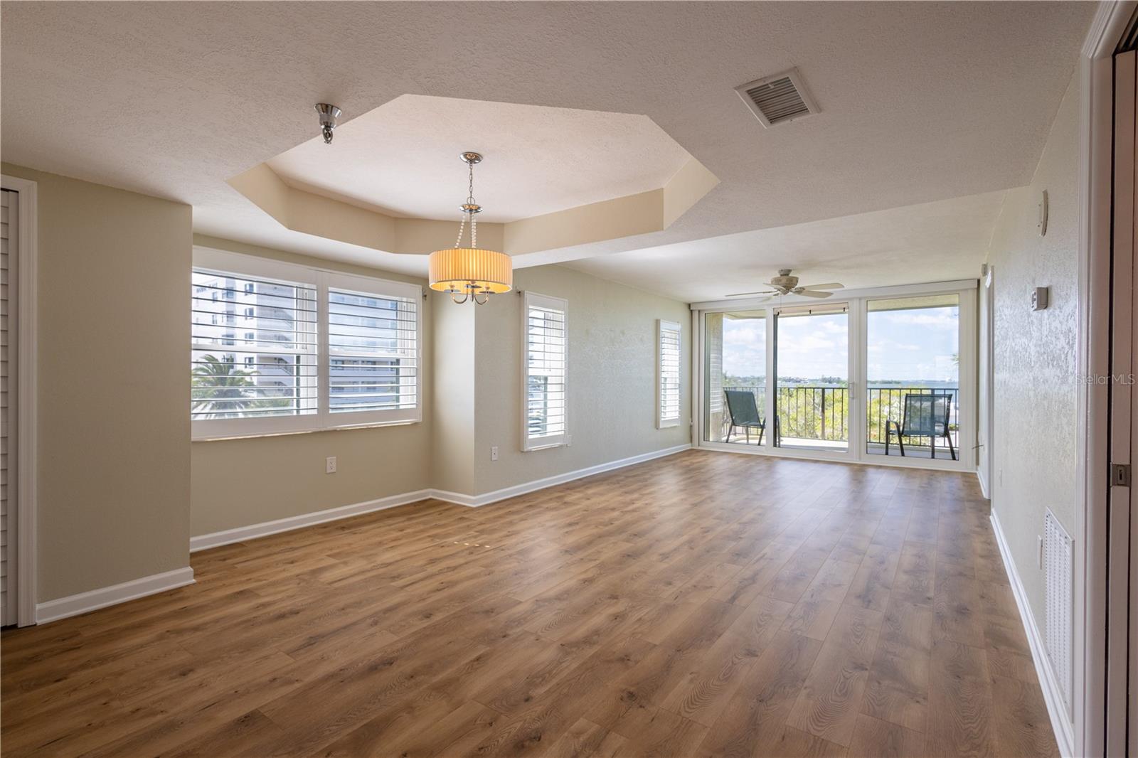 Open Floor Plan!