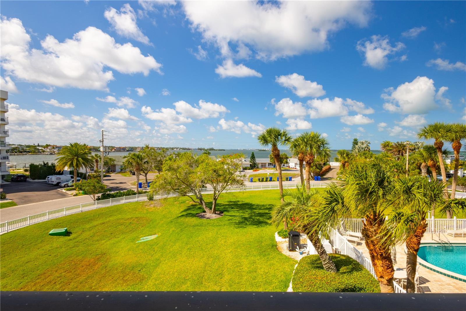 Great View of the Pool and Ocean!