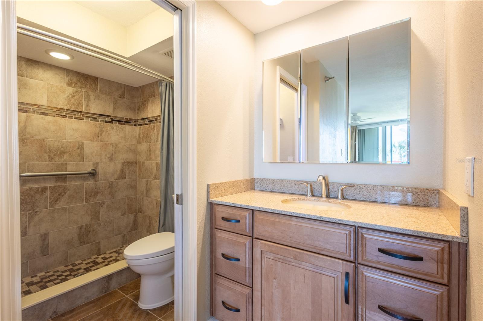 Ensuite Master Bathroom!