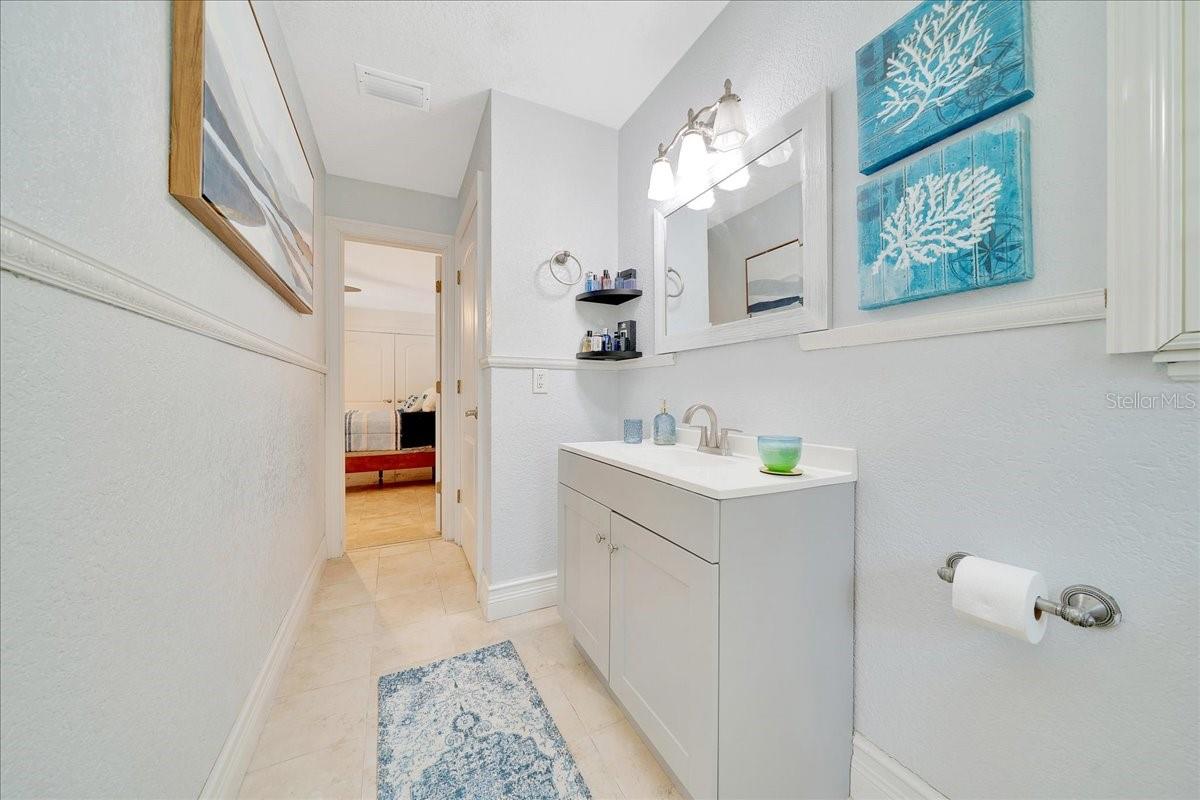 Guest Bedroom #2 Private Bathroom
