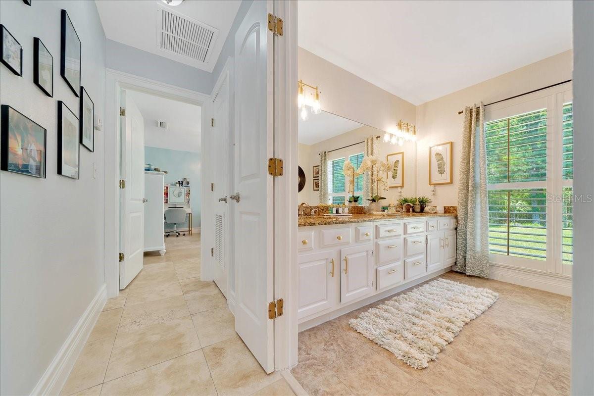 Gueat Bathroom