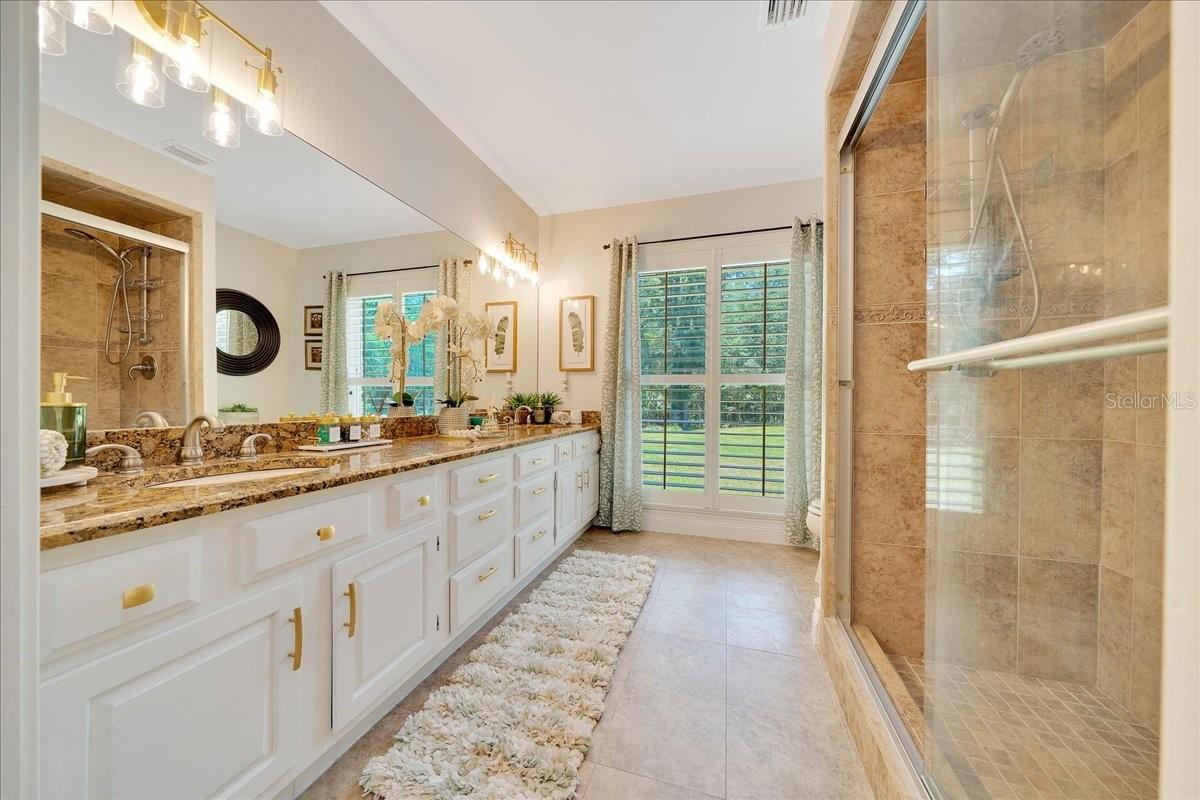 Gueat Bathroom