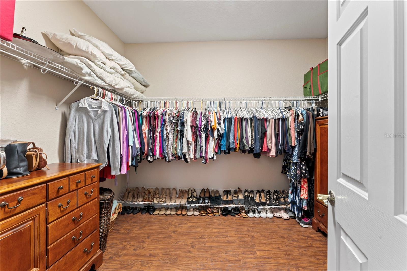 mammoth primary walk in closet