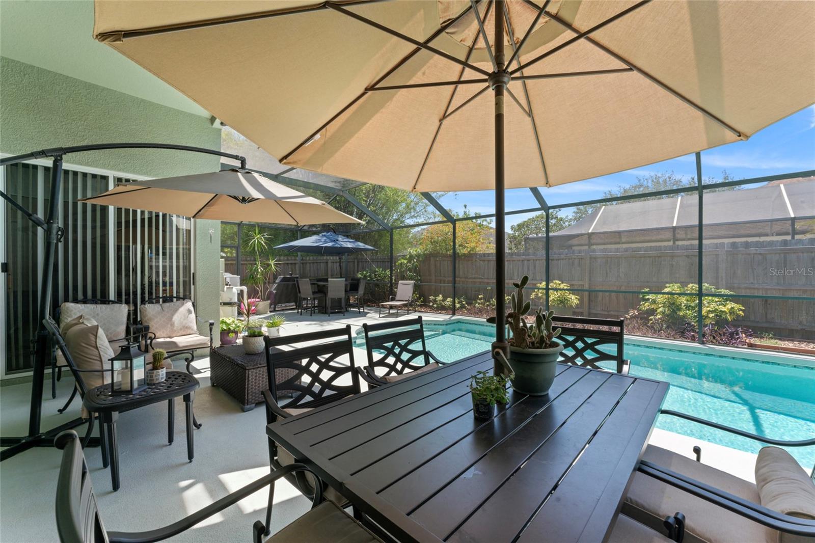 enticing lanai and pool