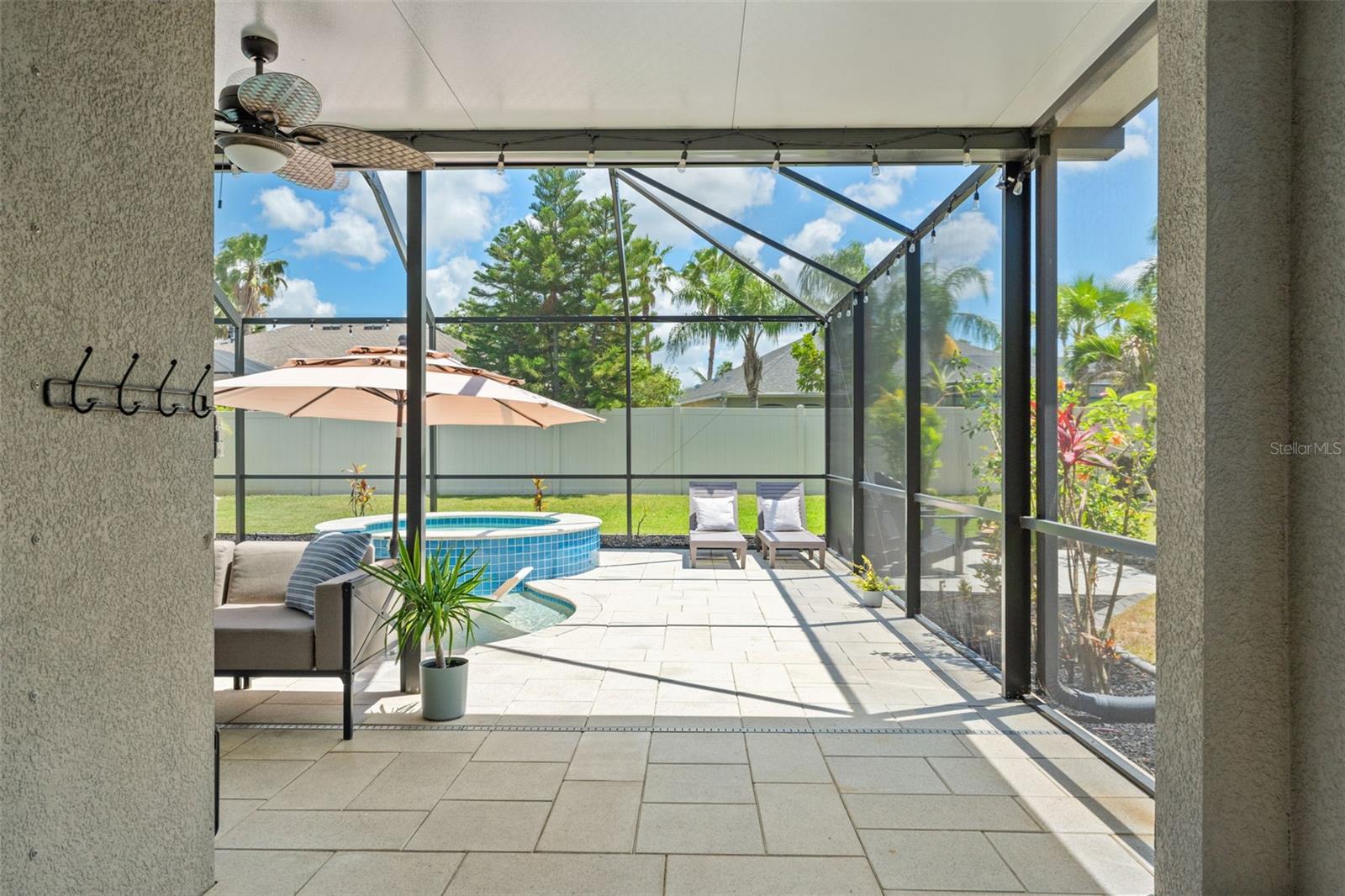 covered lanai space