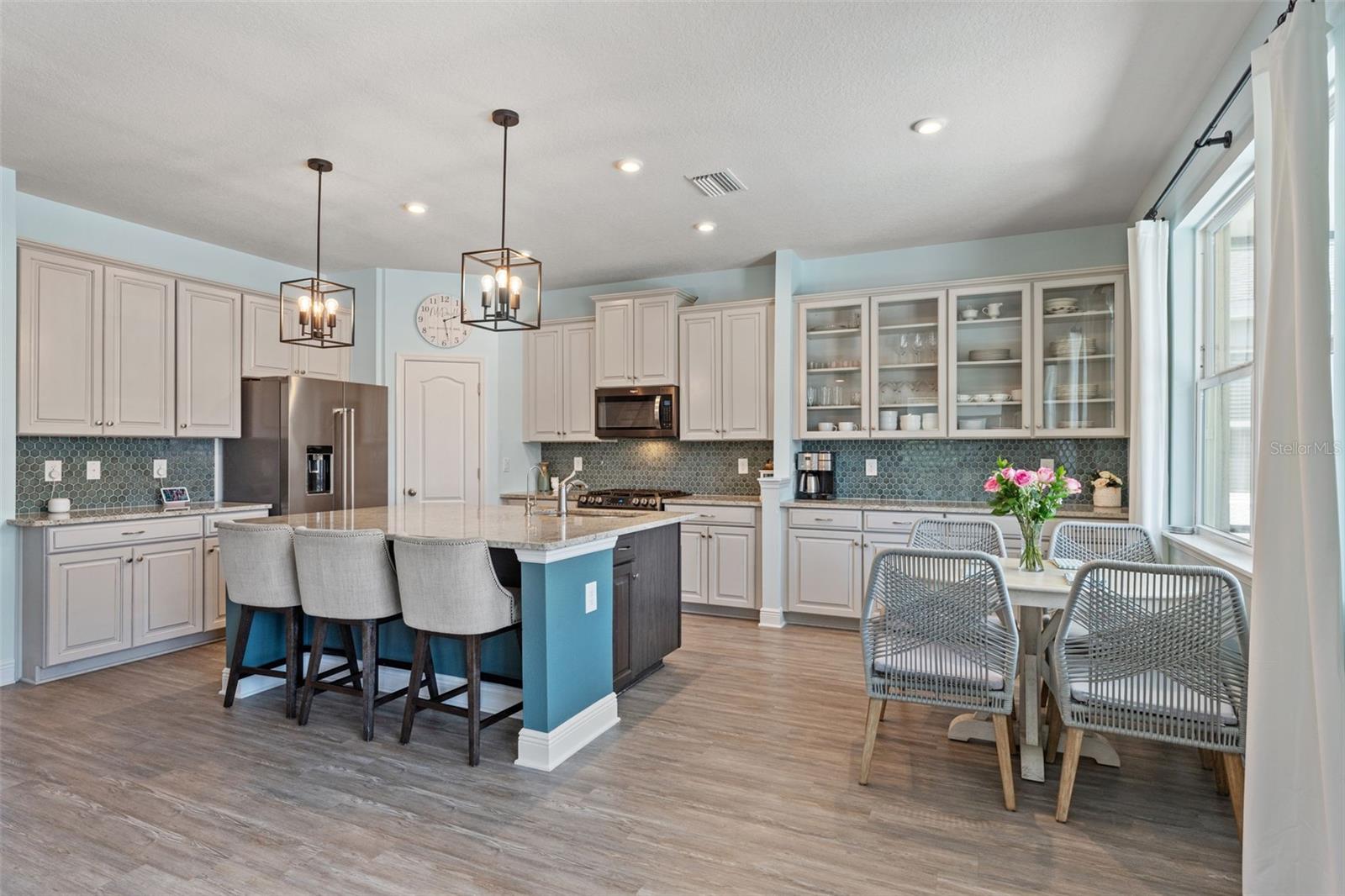 eat in kitchen