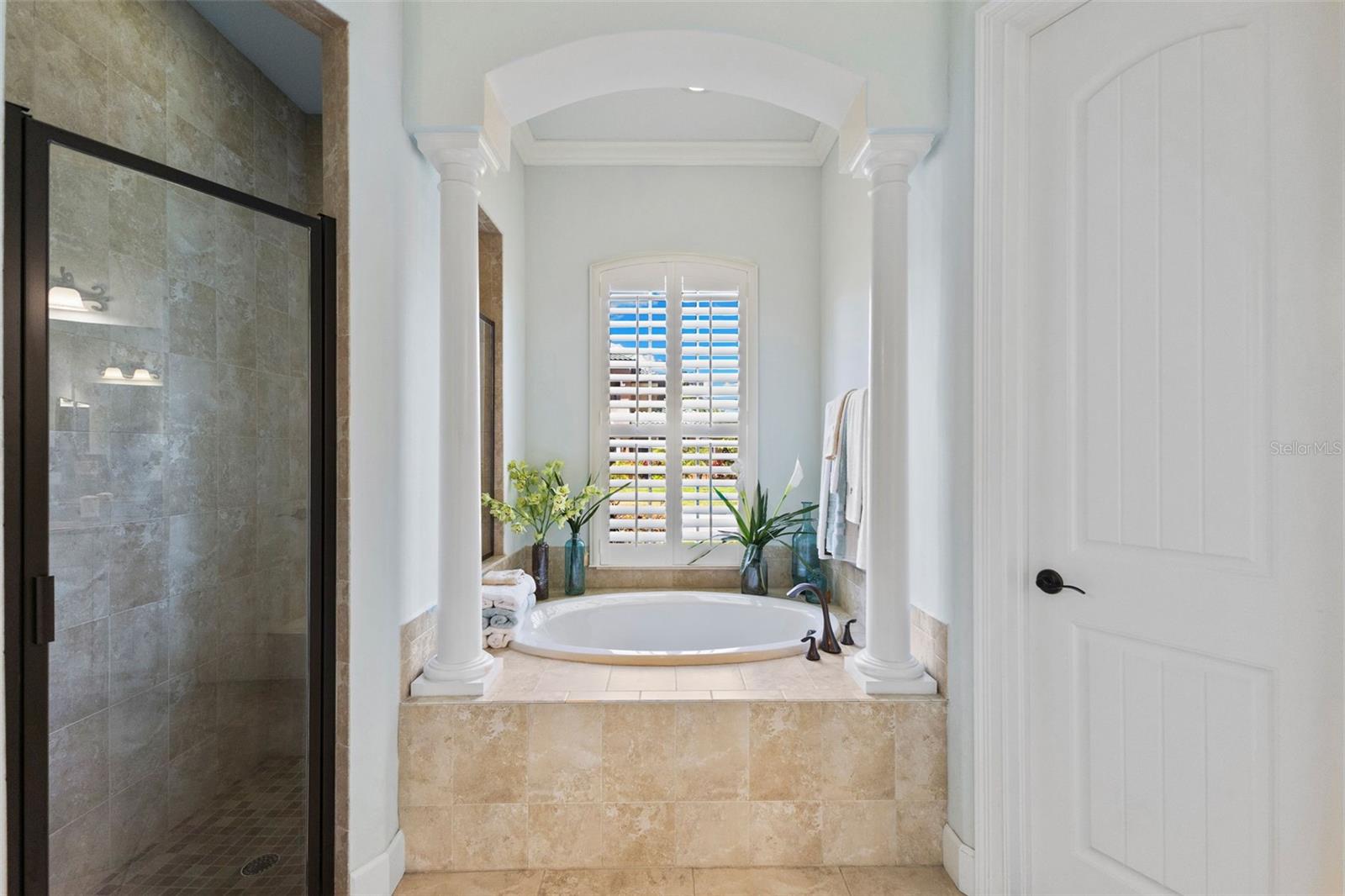 Garden Tub - Primary Ensuite