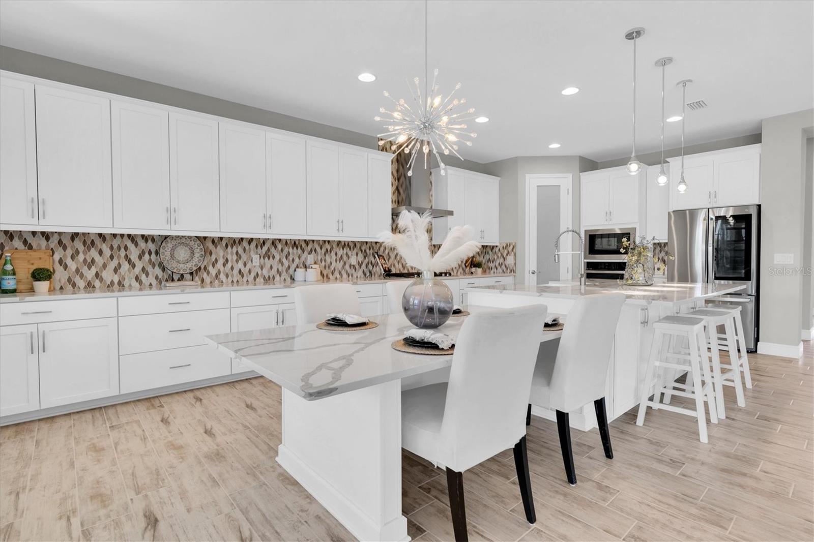 Gourmet kitchen