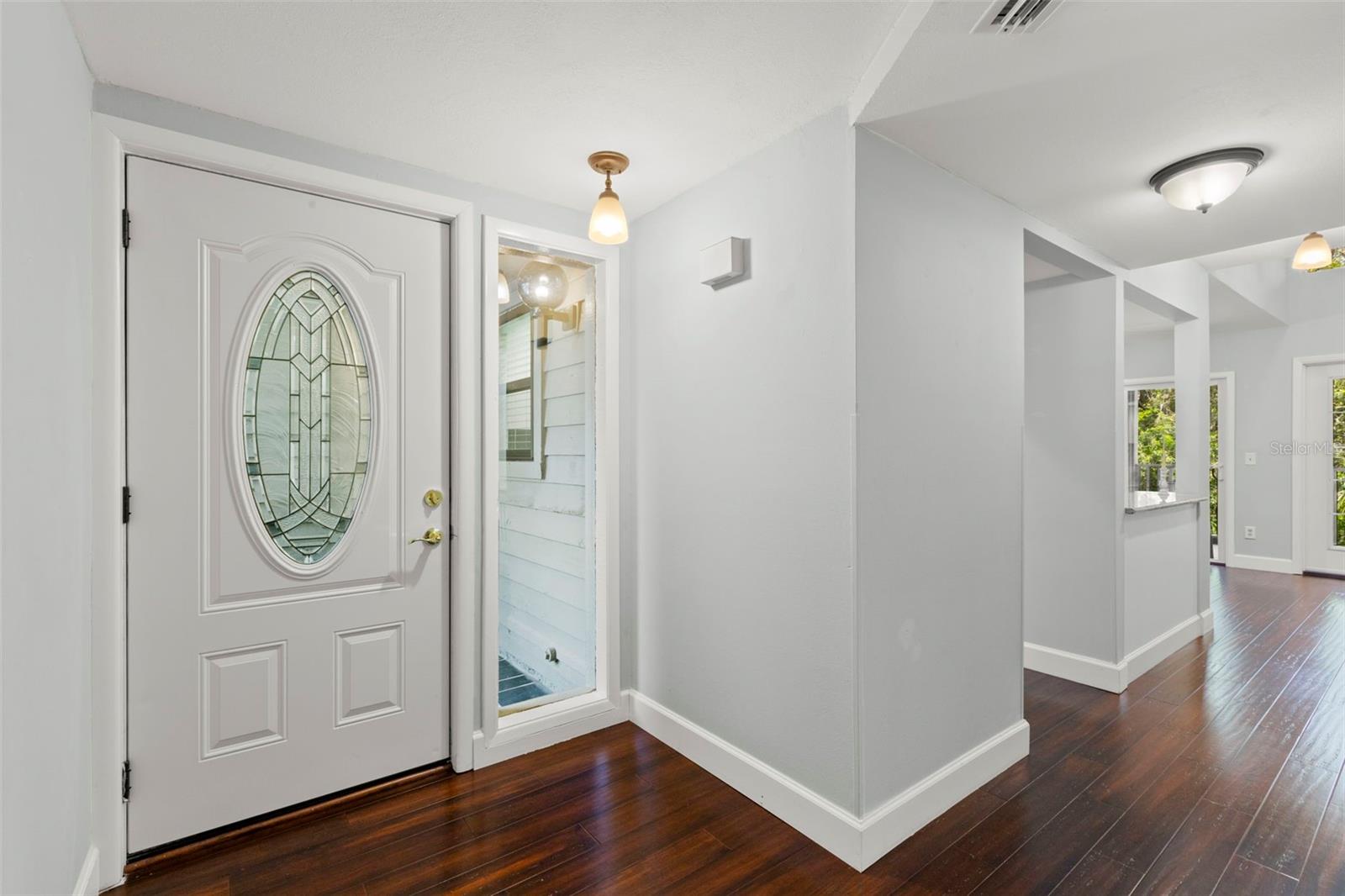 Foyer/front entrance