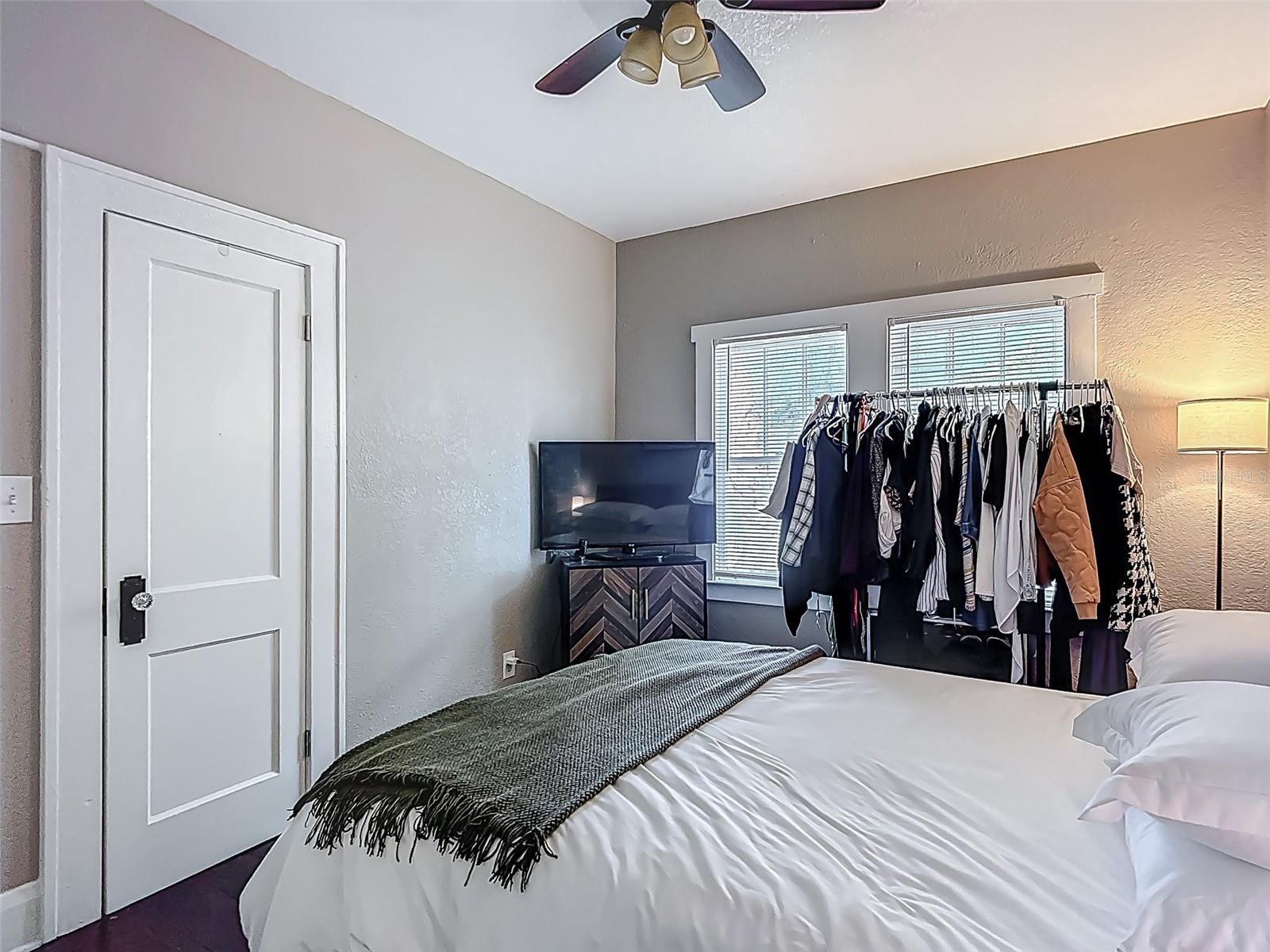 2nd bedroom