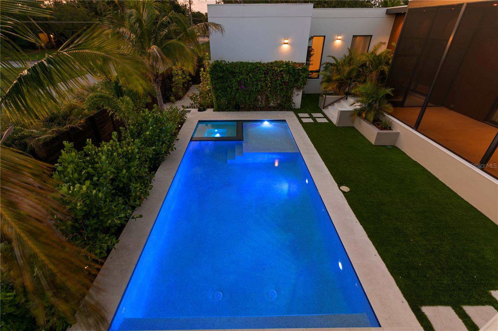Pool features night lights that can be customized