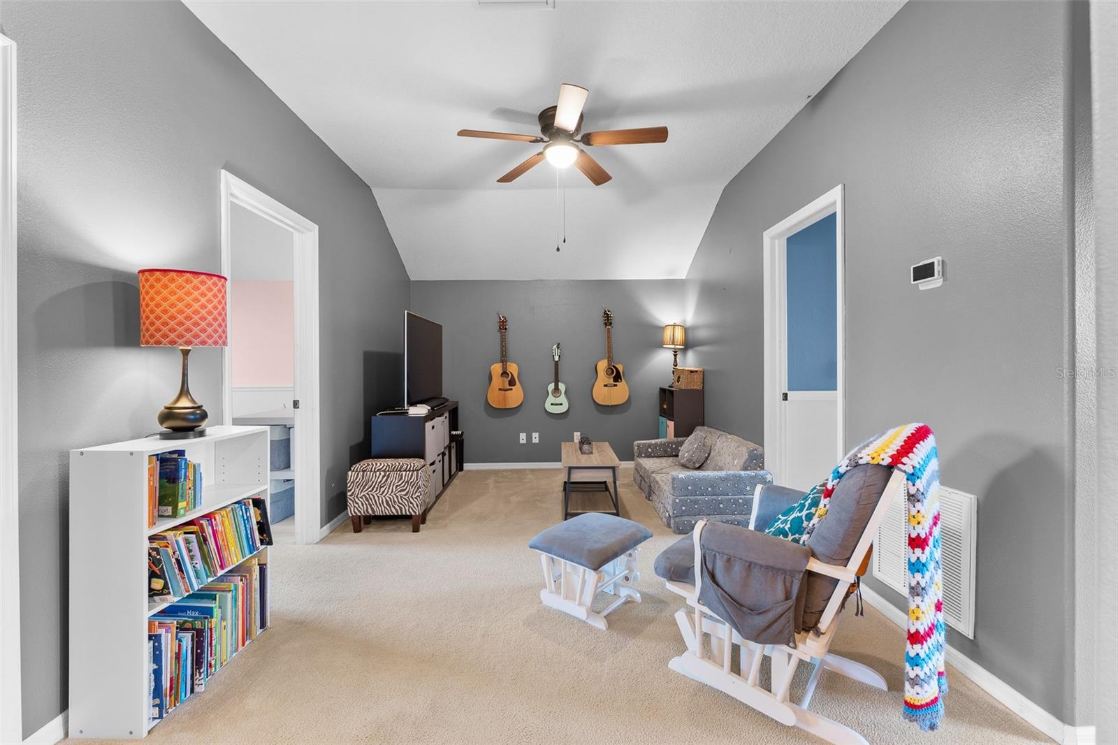 UPSTAIRS BONUS ROOM