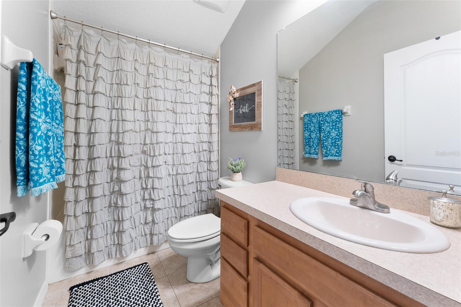 UPSTAIRS BATHROOM 3