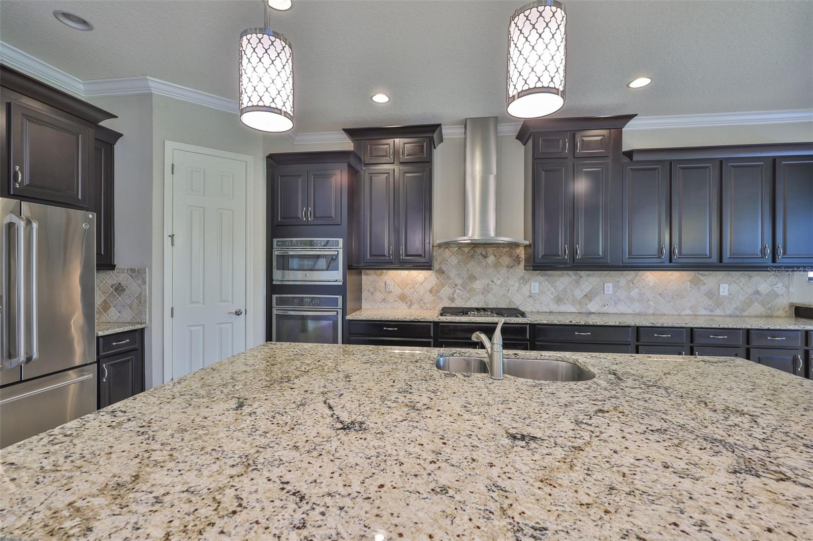 Gourmet kitchen