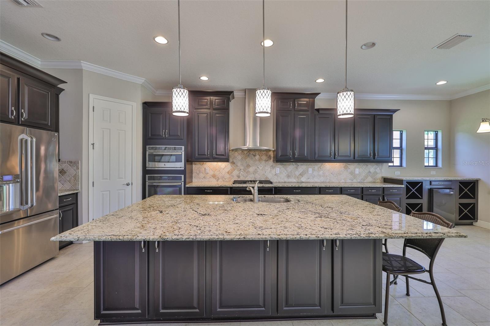 Gourmet kitchen